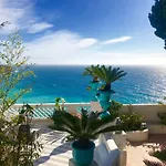 Les Lilas Aparthotel 4*
