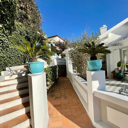 Les Lilas Aparthotel