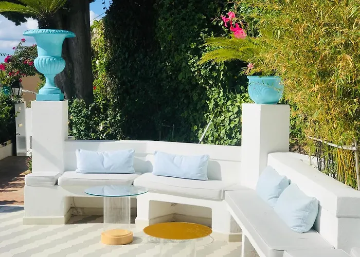 Les Lilas Aparthotel