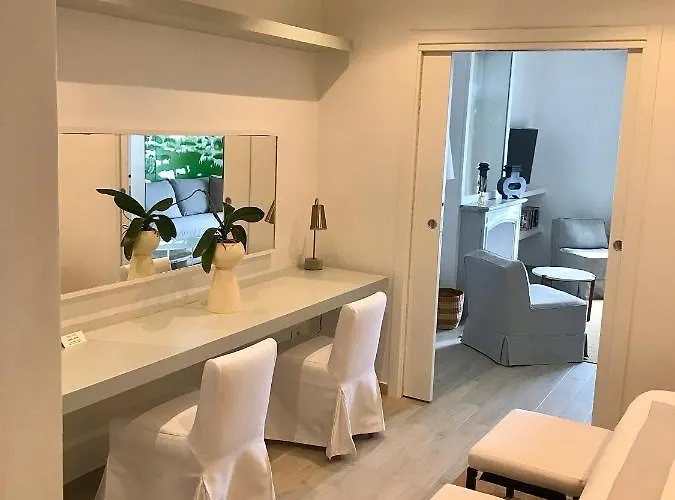 Les Lilas Aparthotel