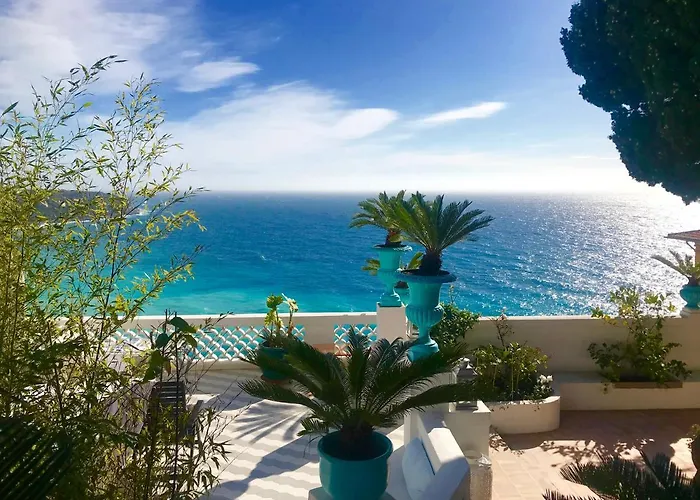 Les Lilas Aparthotel 4*