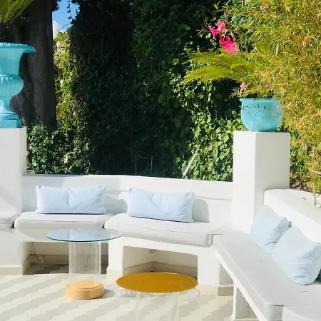 Les Lilas Aparthotel