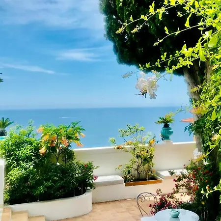 Les Lilas 4* Roccabruna