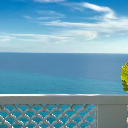 Les Lilas Apartahotel