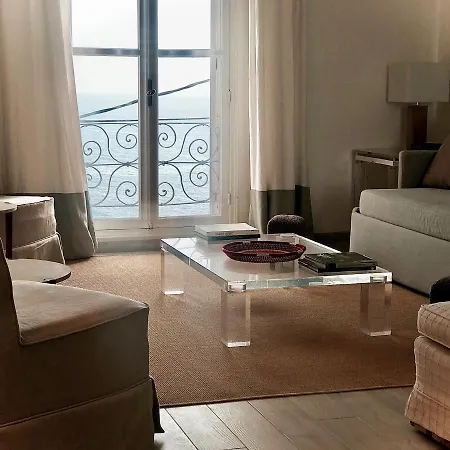 Aparthotel Les Lilas 4*