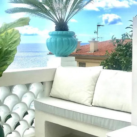 Apartahotel Les Lilas 4*